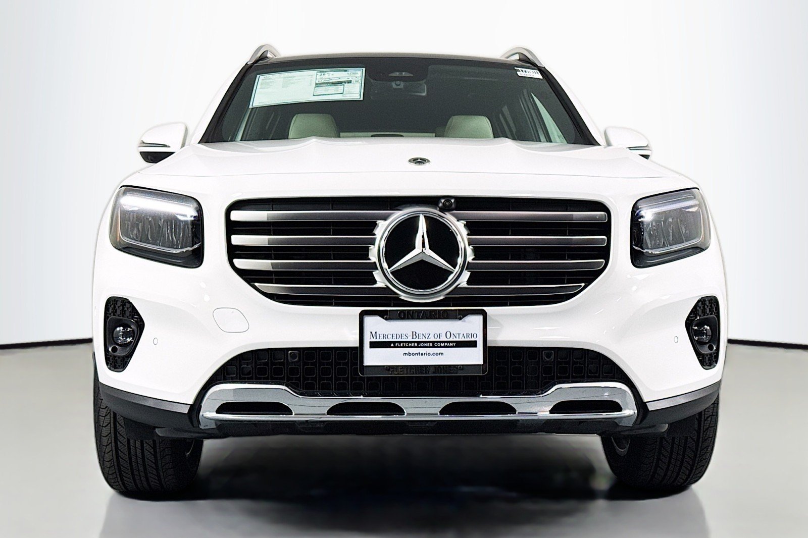New 2026 Polar White Mercedes-Benz GLB 250 SUV image 2