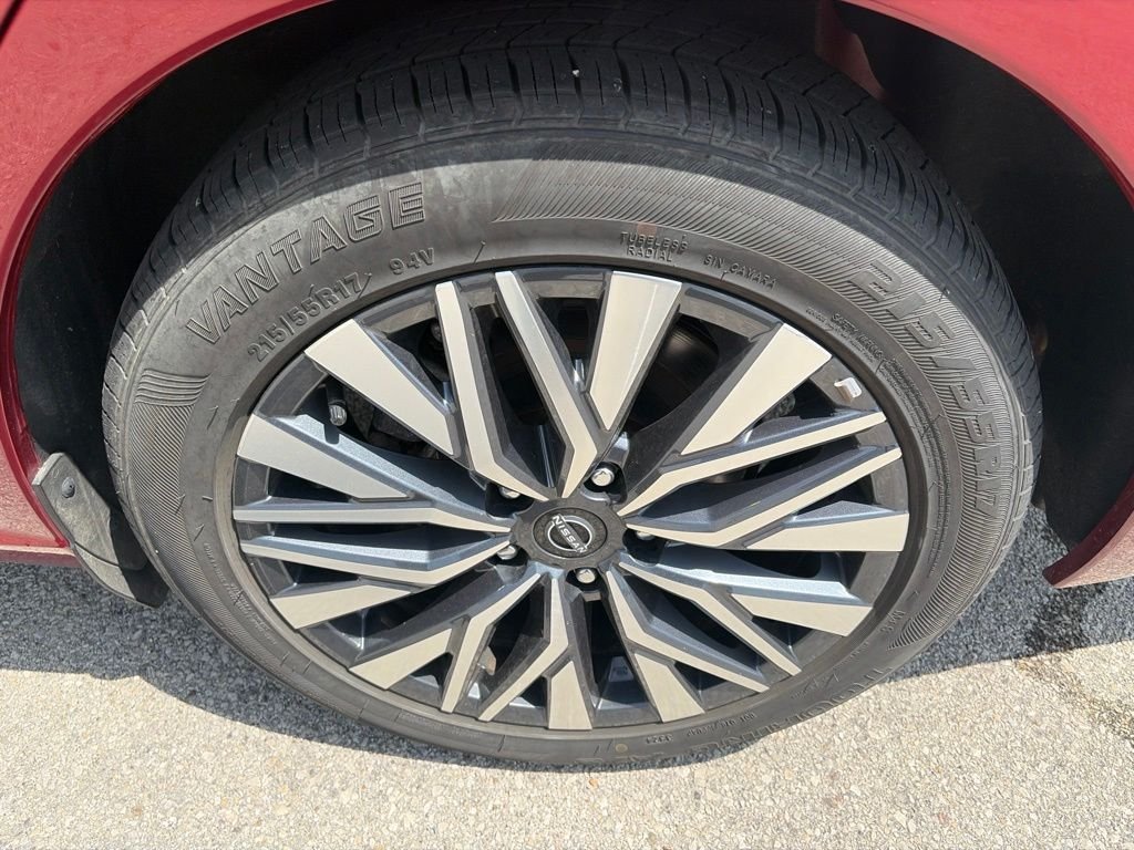 2025 Nissan Altima SV - Photo 31