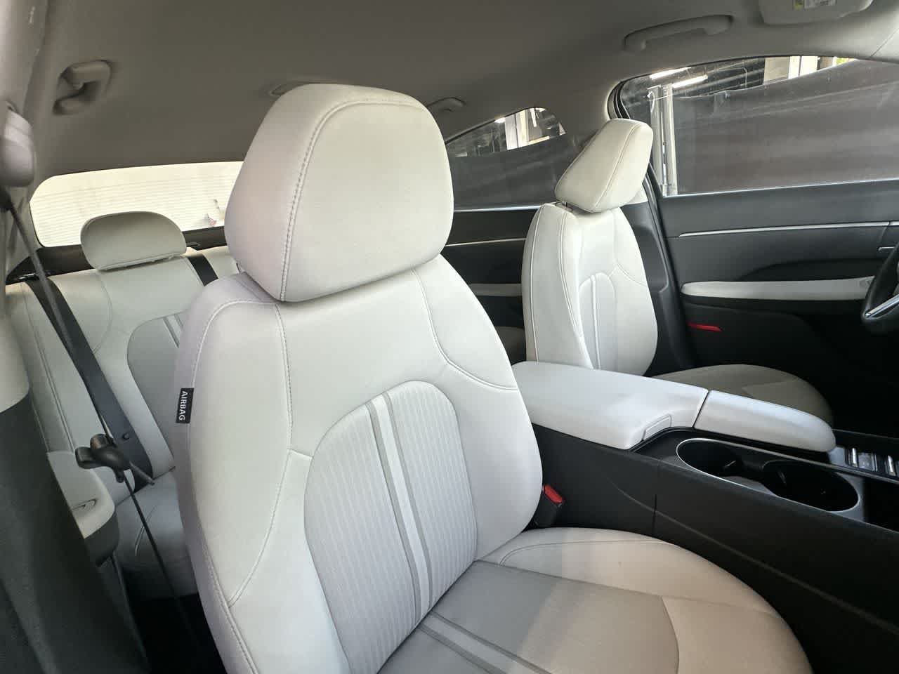 Certified Used 2025 Abyss Black Hyundai SEL image 27