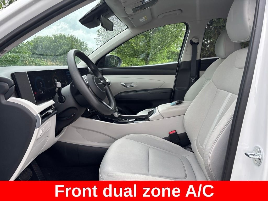 Used 2025 White Hyundai SEL image 11