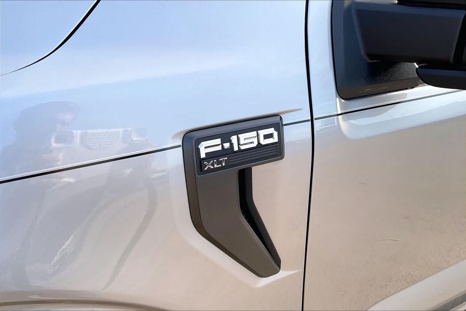 Used 2023 Iconic Silver Ford XLT image 10