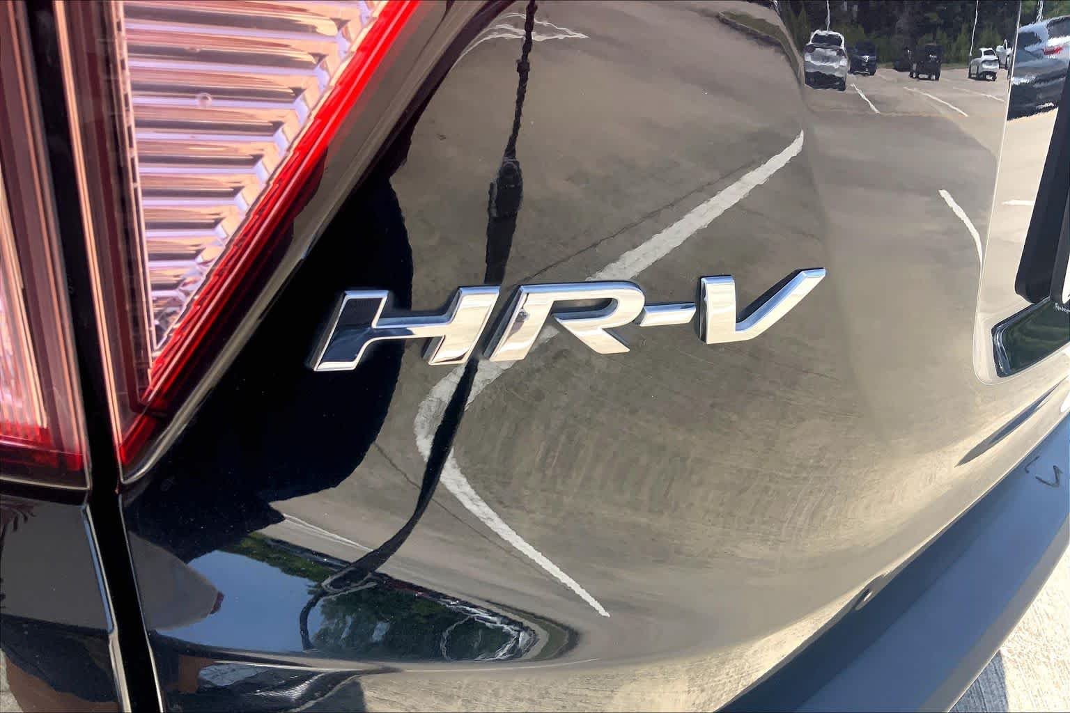 Used 2018 Crystal Black Pearl Honda LX image 29