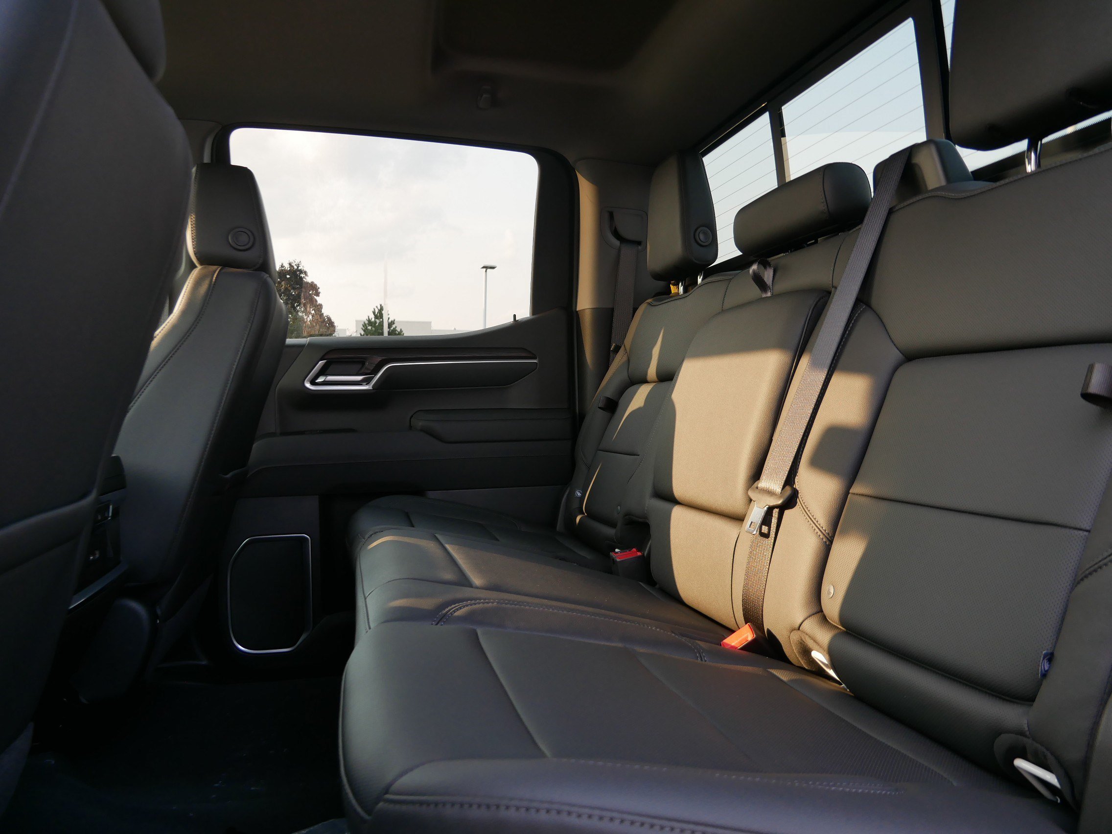 2026 GMC Sierra 1500 SLT - Photo 5
