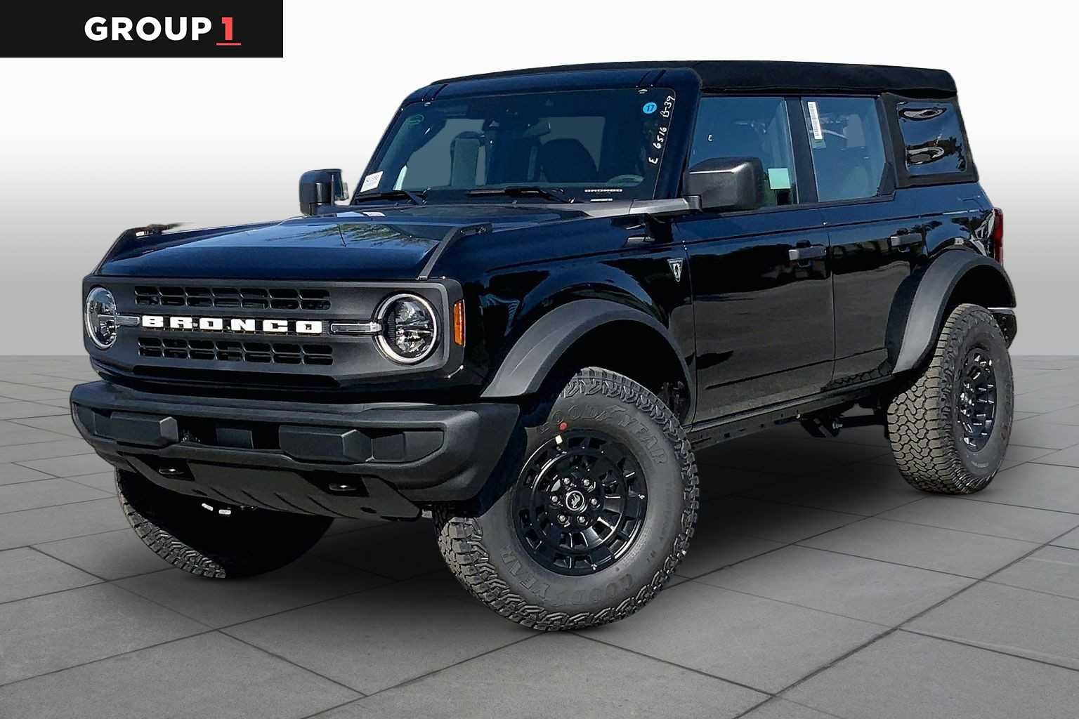 New 2026 Ford Bronco Base 4 Door in Houston #TLA86516 | Group 1