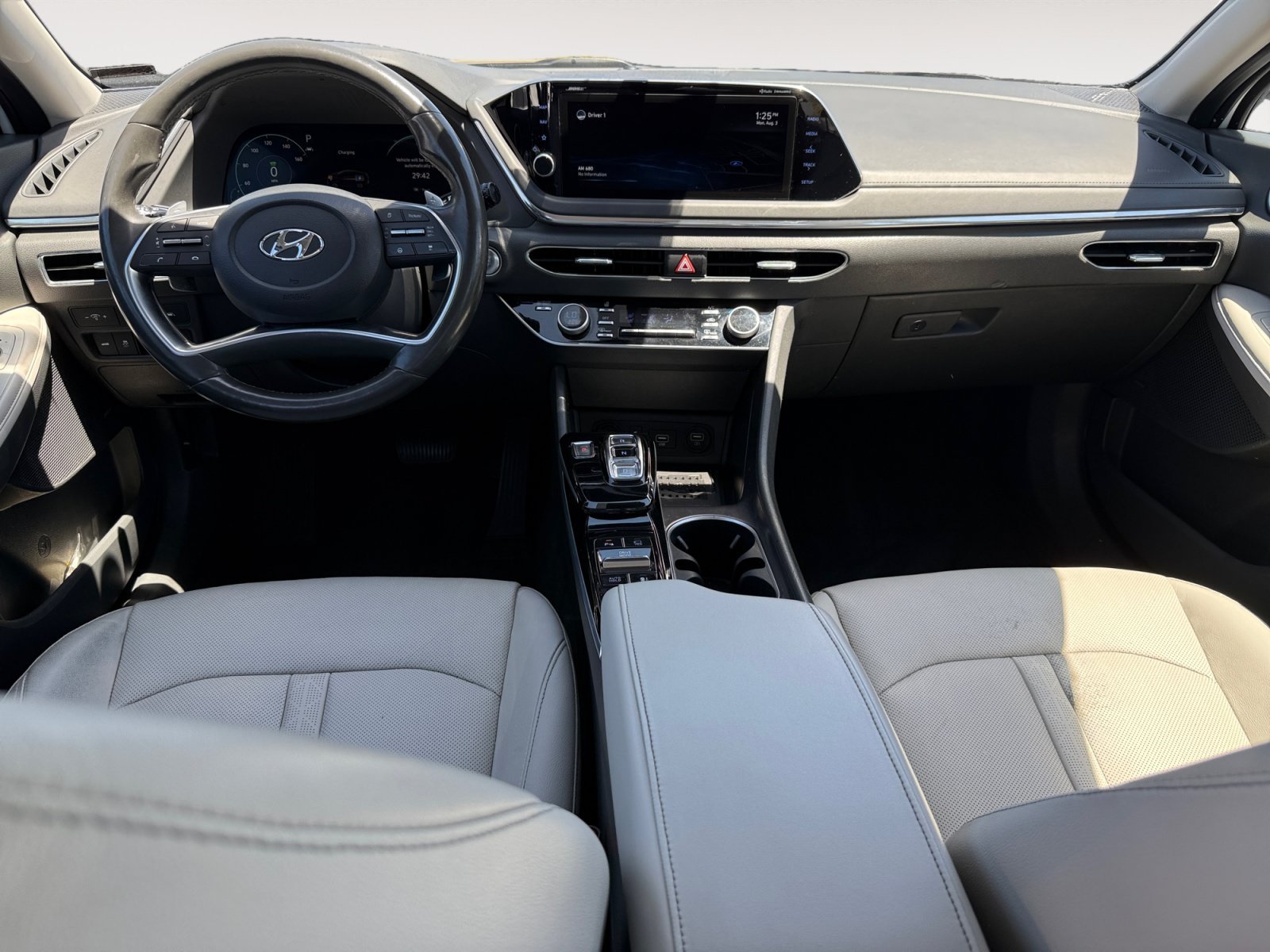 Used 2022 White Hyundai Limited image 15