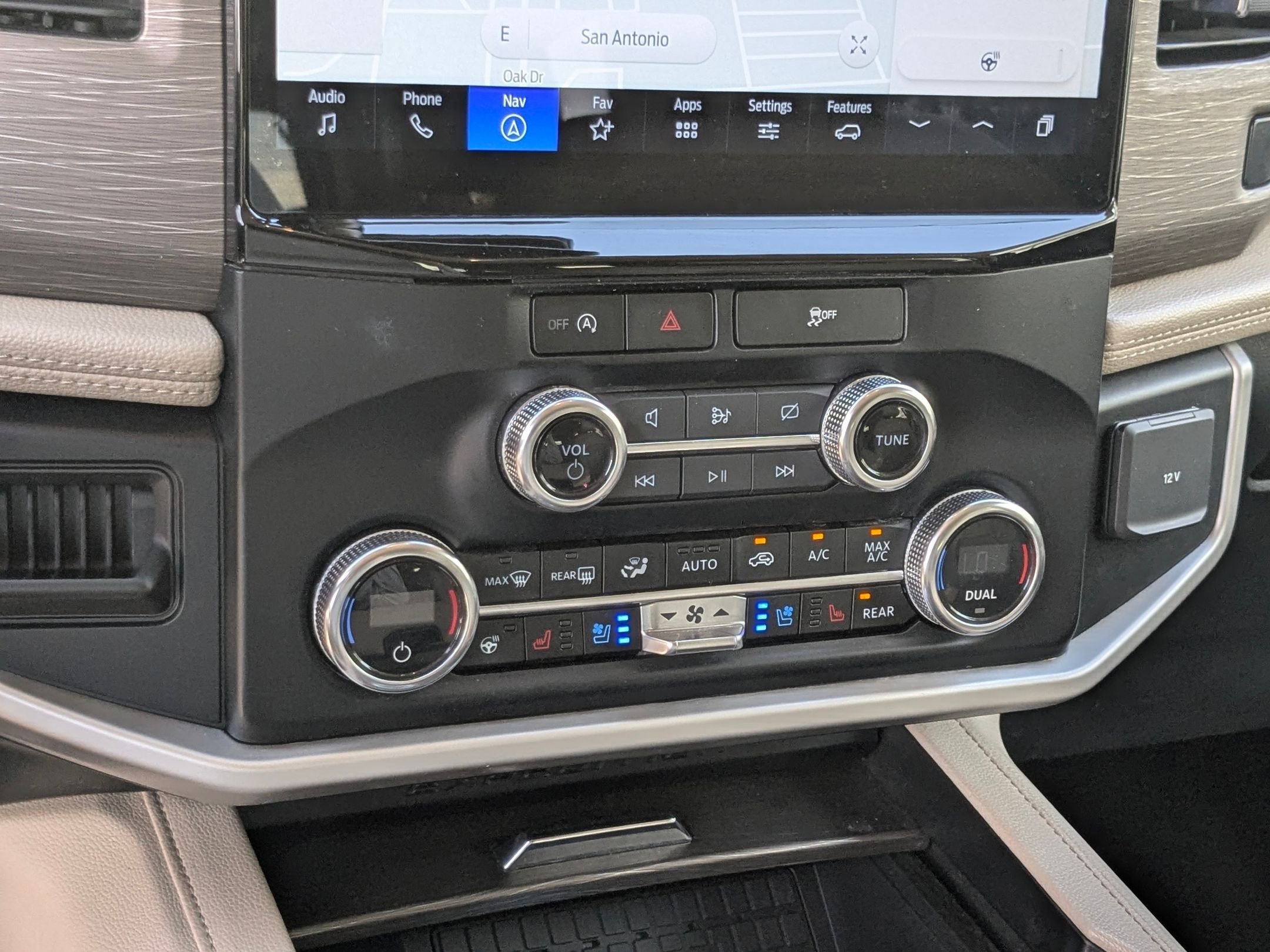 Used 2024 Black Metallic Ford Limited image 18