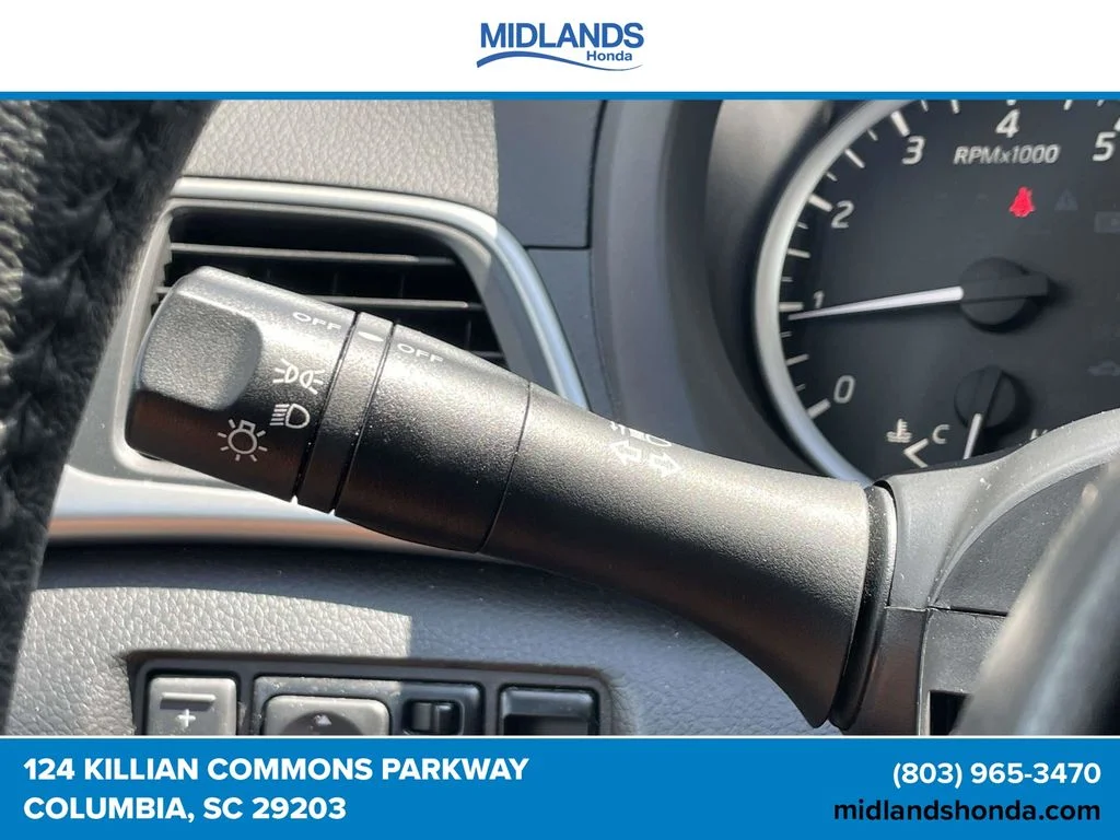 Used 2018 Super Black Nissan SR image 23