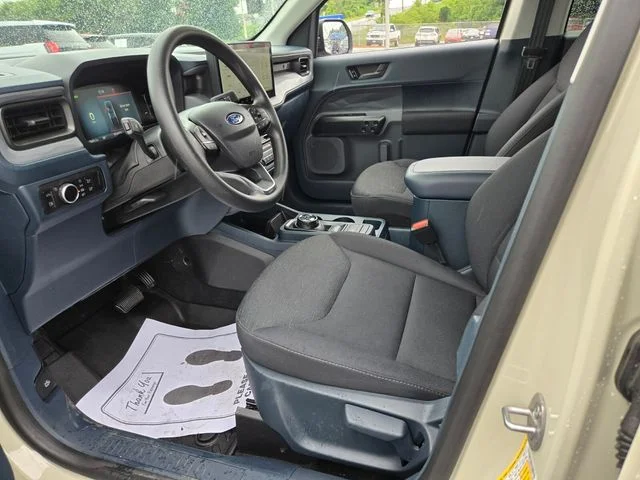Used 2025 Beige Ford XL image 11