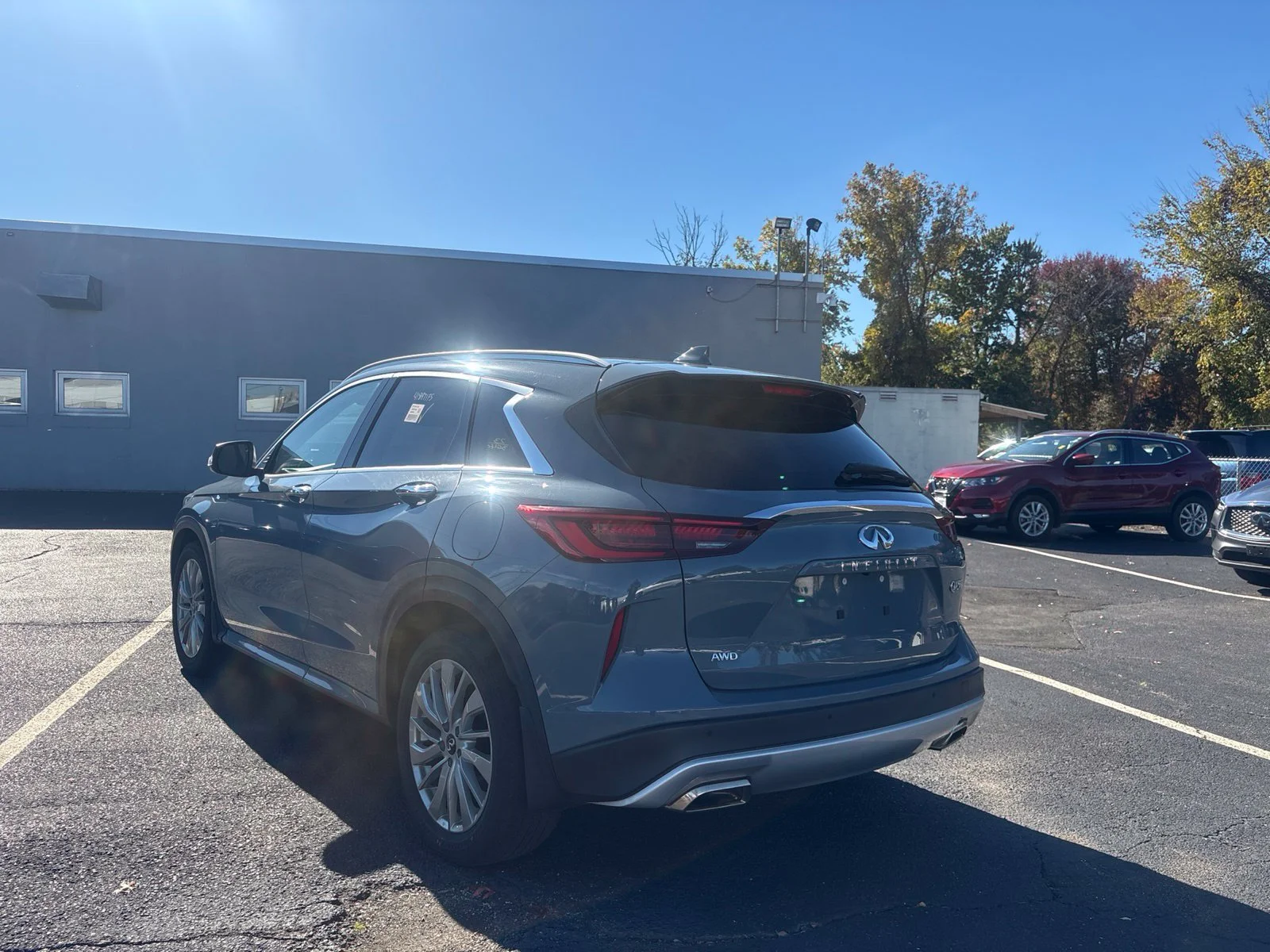 Used 2023 Slate Gray INFINITI LUXE image 4