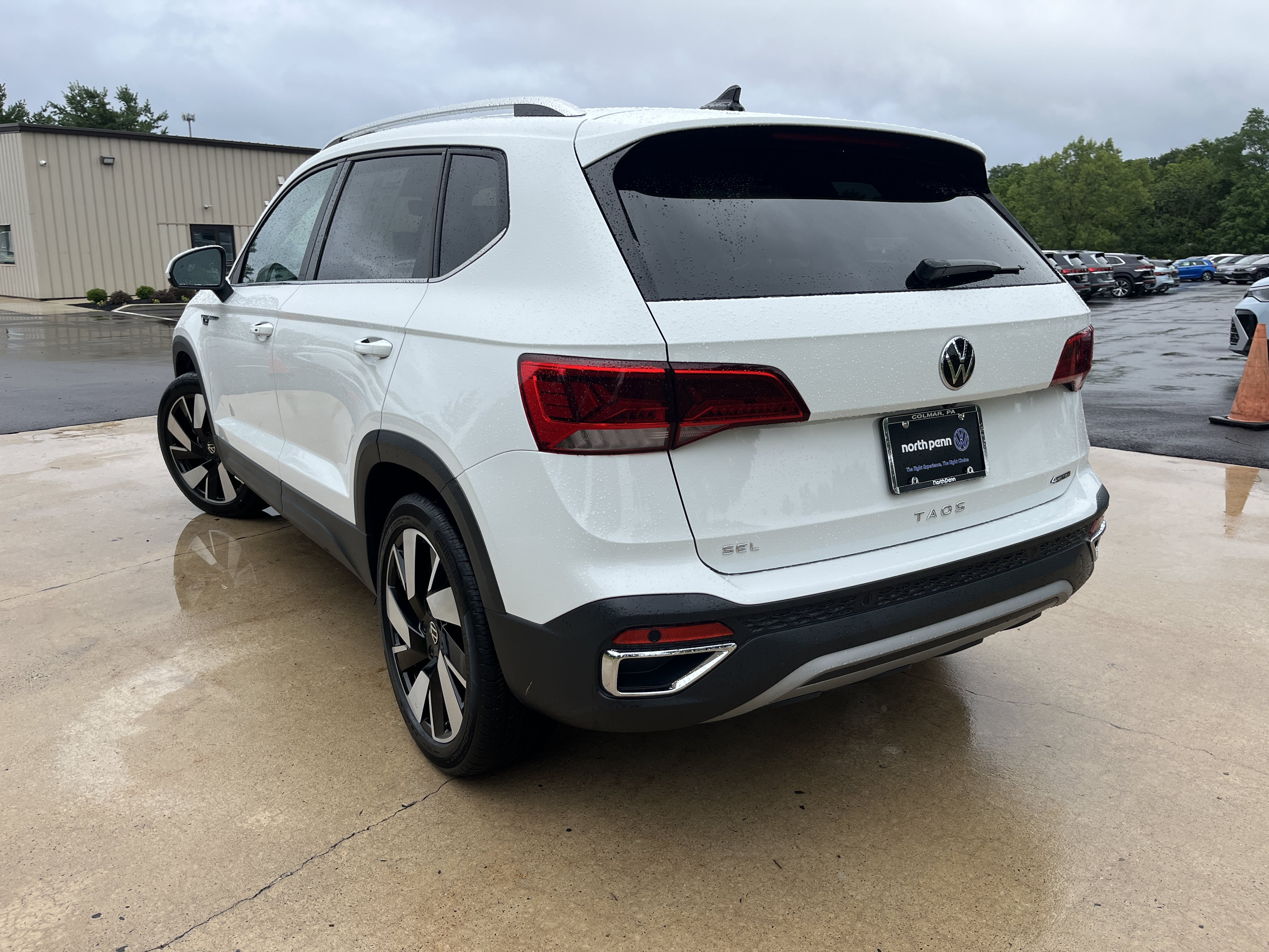 Used 2024  Volkswagen SEL image 10