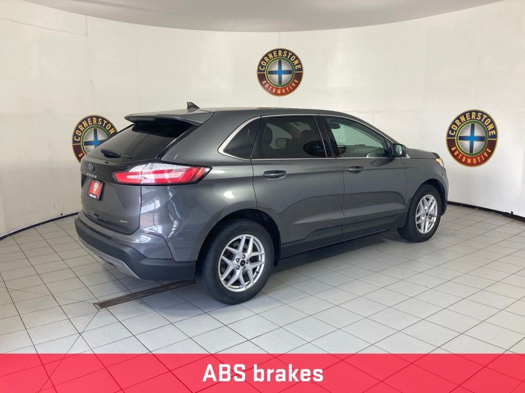 Used 2024 Gray Ford SEL image 18