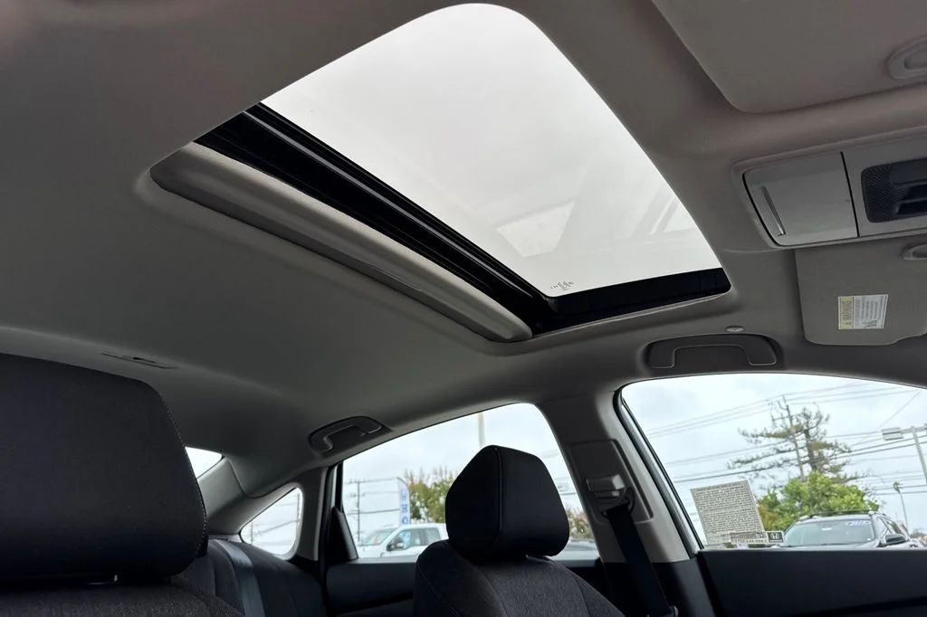 Used 2025  Honda SE image 18