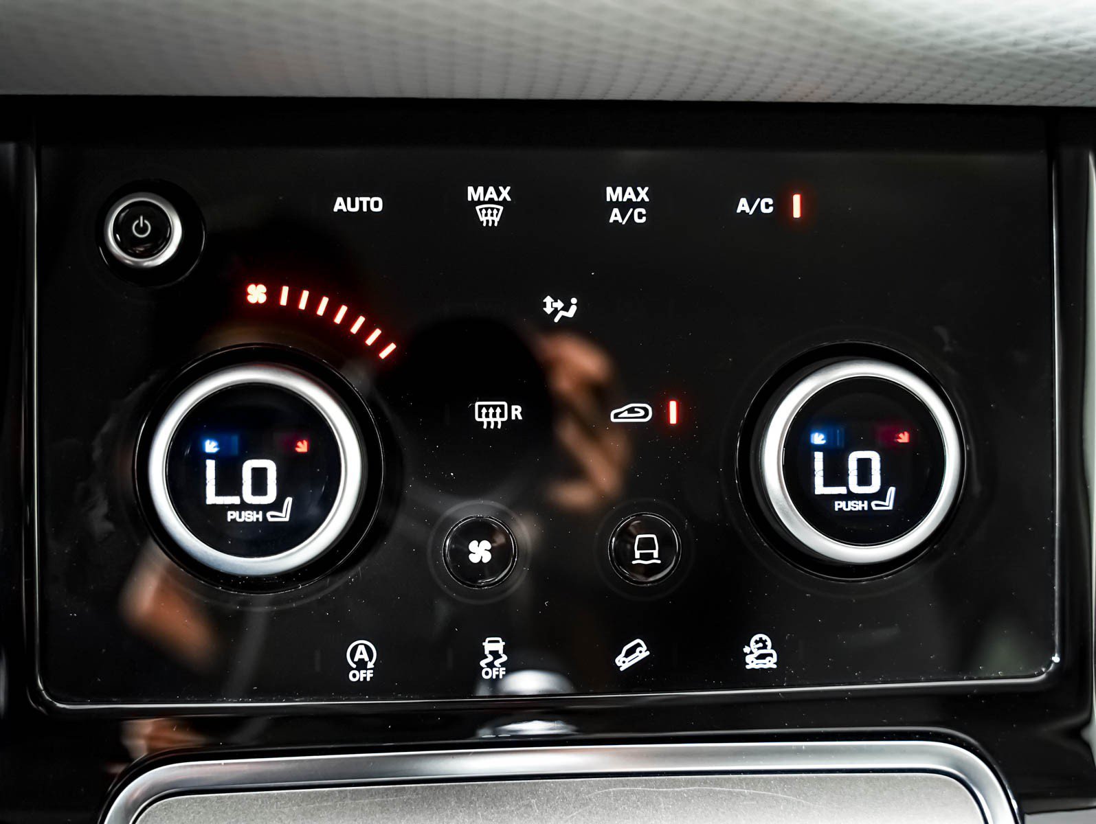 Used 2022 Fuji White Land Rover S AWD image 26