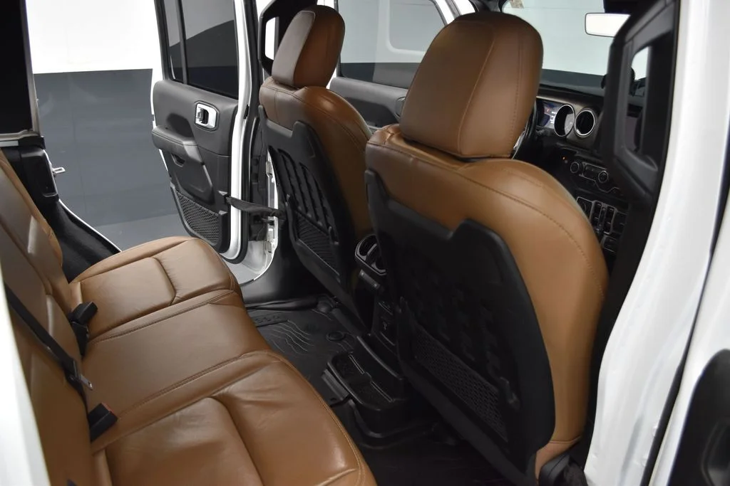 Used 2021 White Jeep Unlimited Rubicon image 24