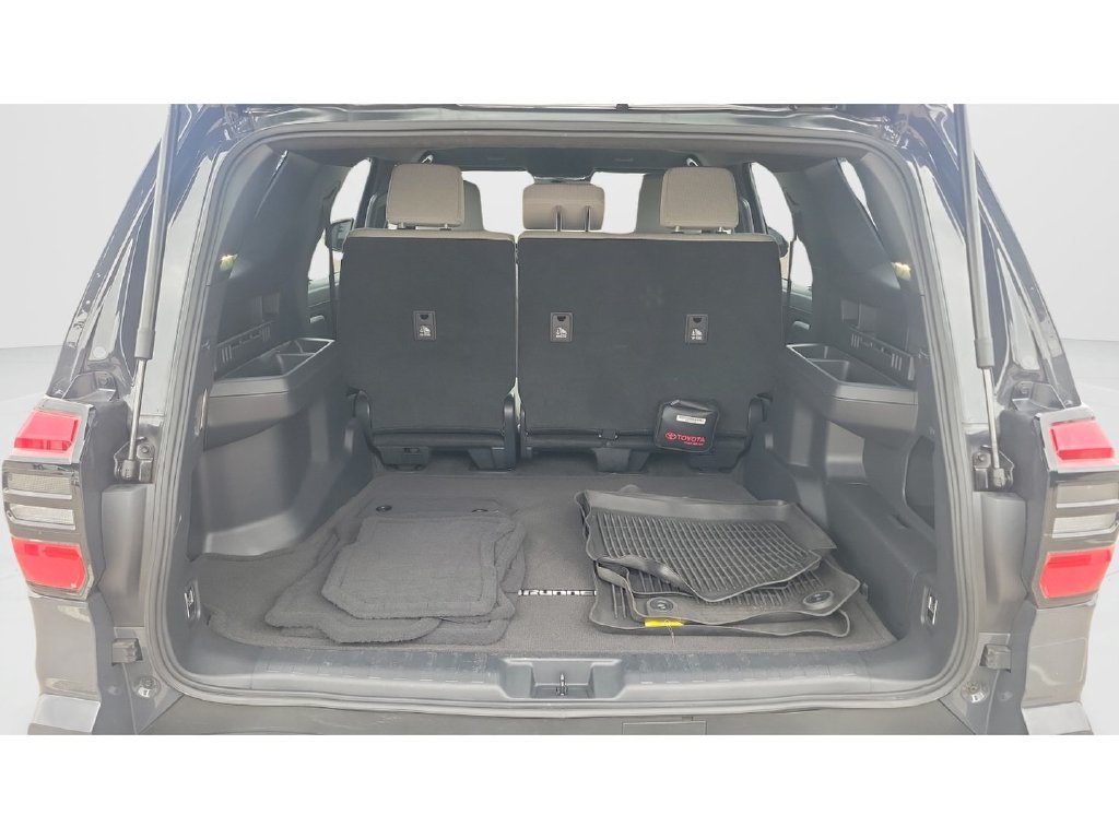 Certified Used 2025  Toyota SR5 image 9