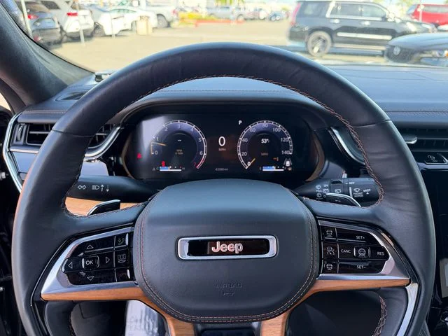 Used 2024 Pearlcoat Jeep Summit Reserve image 14
