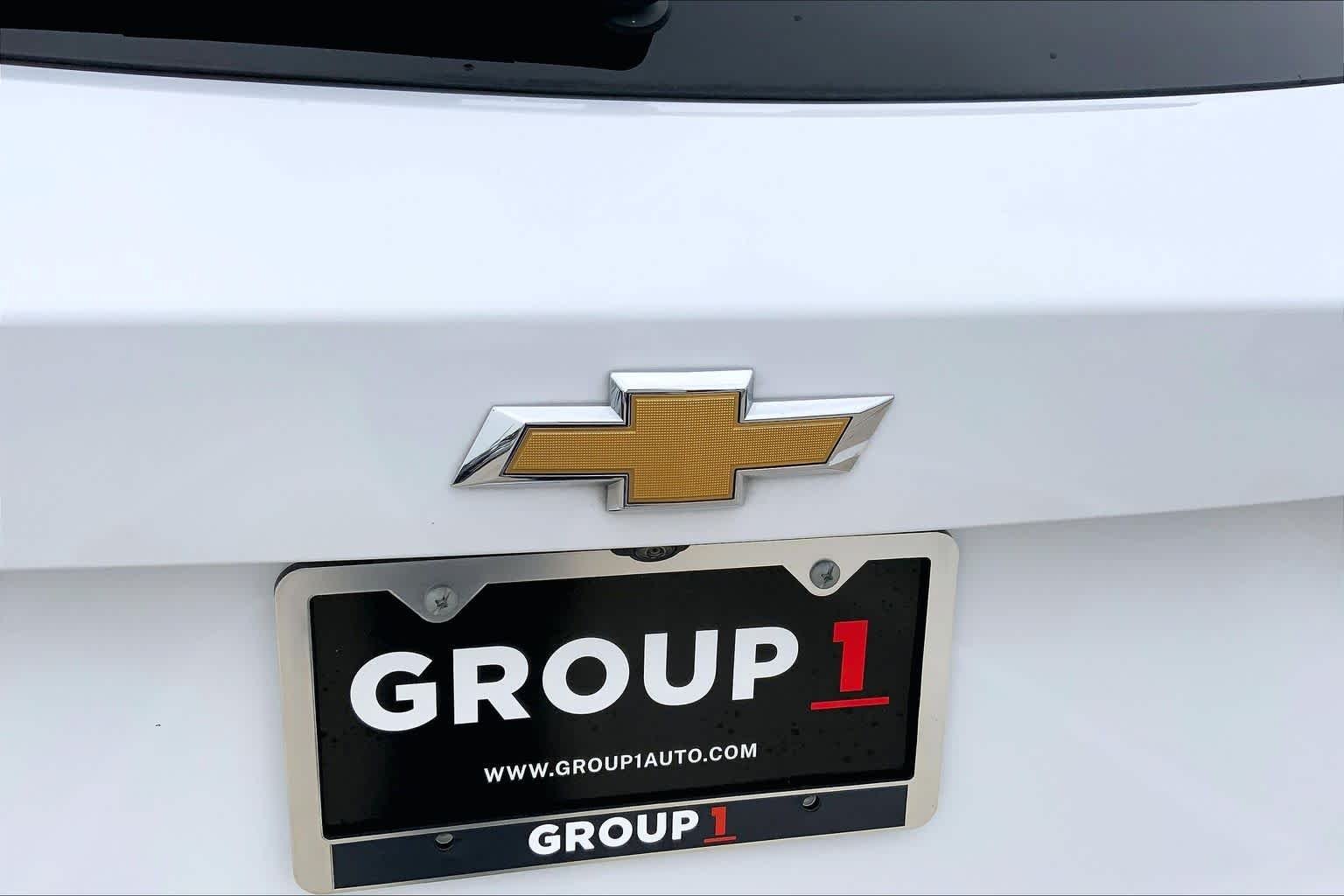 Used 2025 Summit White Chevrolet LT image 10