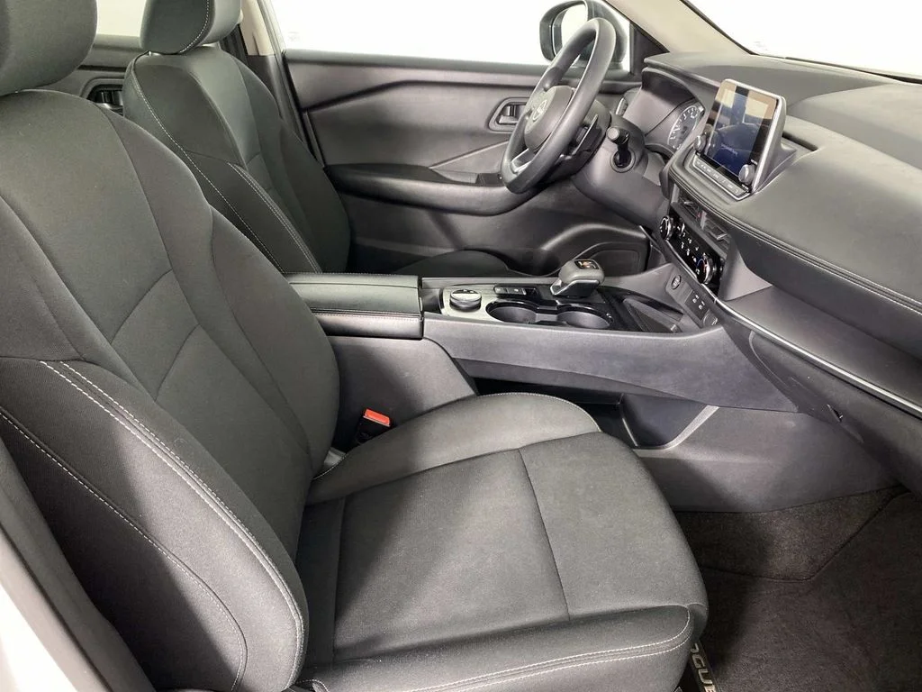 Used 2024 White Nissan S image 11