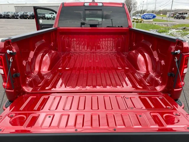 New 2026 Molten Red Pearl-Coat Exterior Paint RAM Laramie image 23