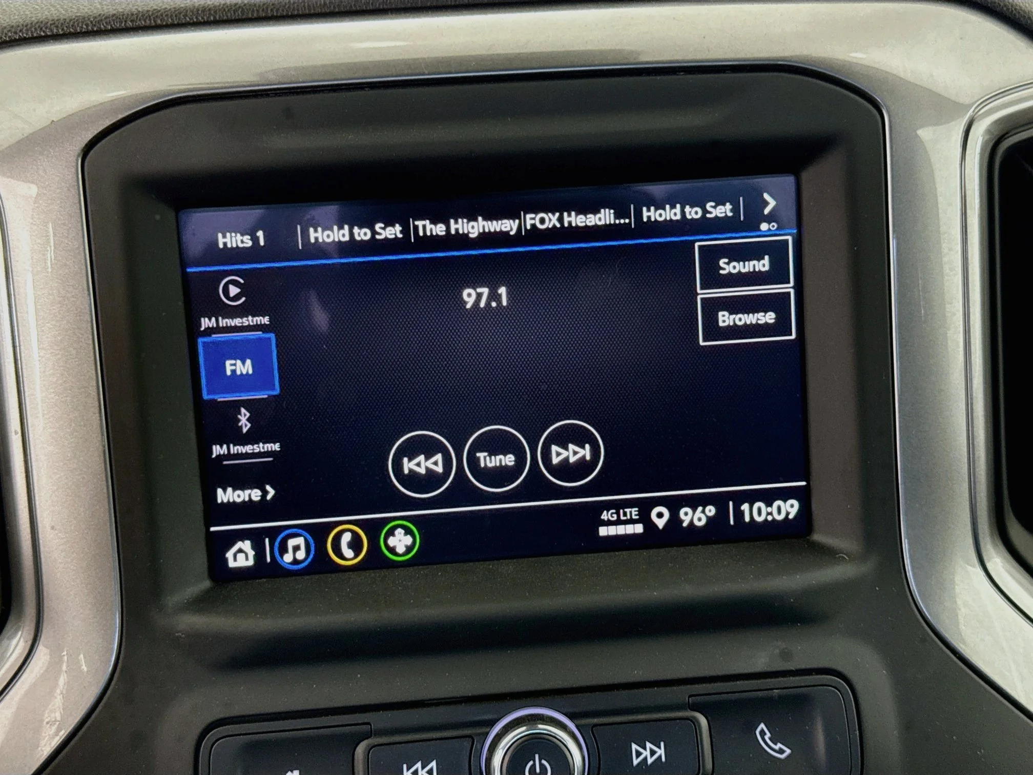 Used 2024 Slate Gray Metallic Chevrolet Custom image 16