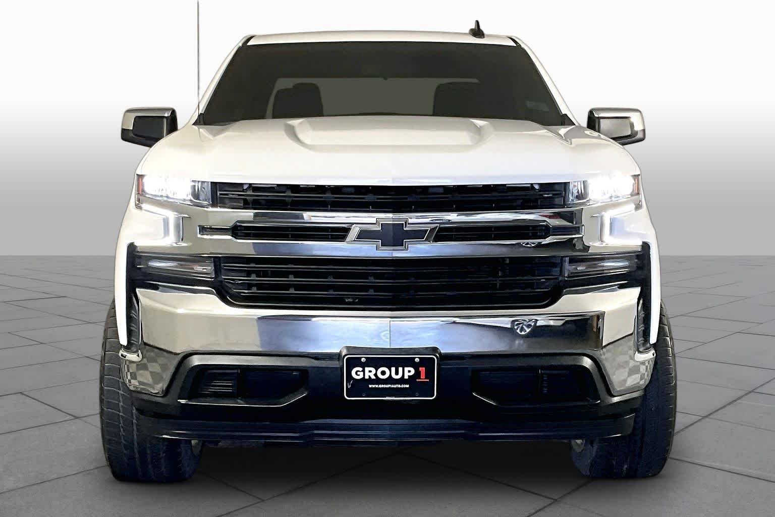 Used 2019 Summit White Chevrolet LT image 4
