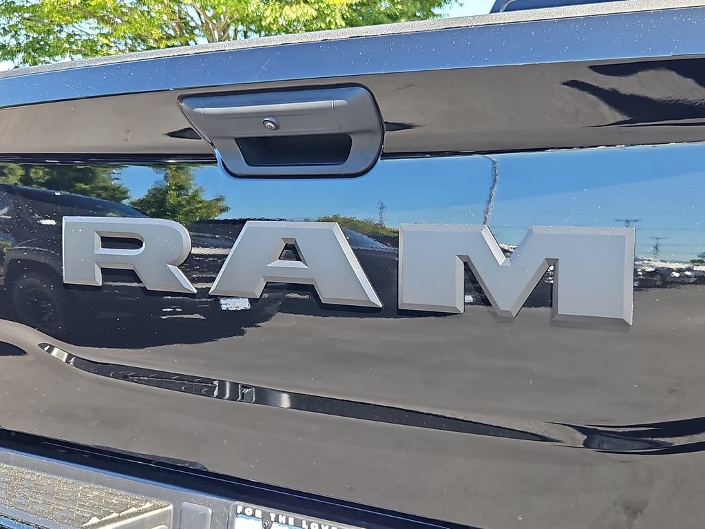 New 2026 Diamond Black Crystal Pearl-Coat Exterior Paint RAM  image 25