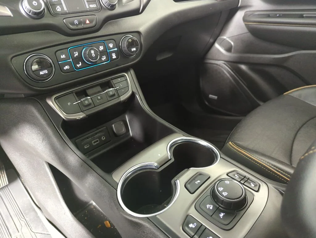 Used 2023 Sterling Metallic GMC AT4 image 19