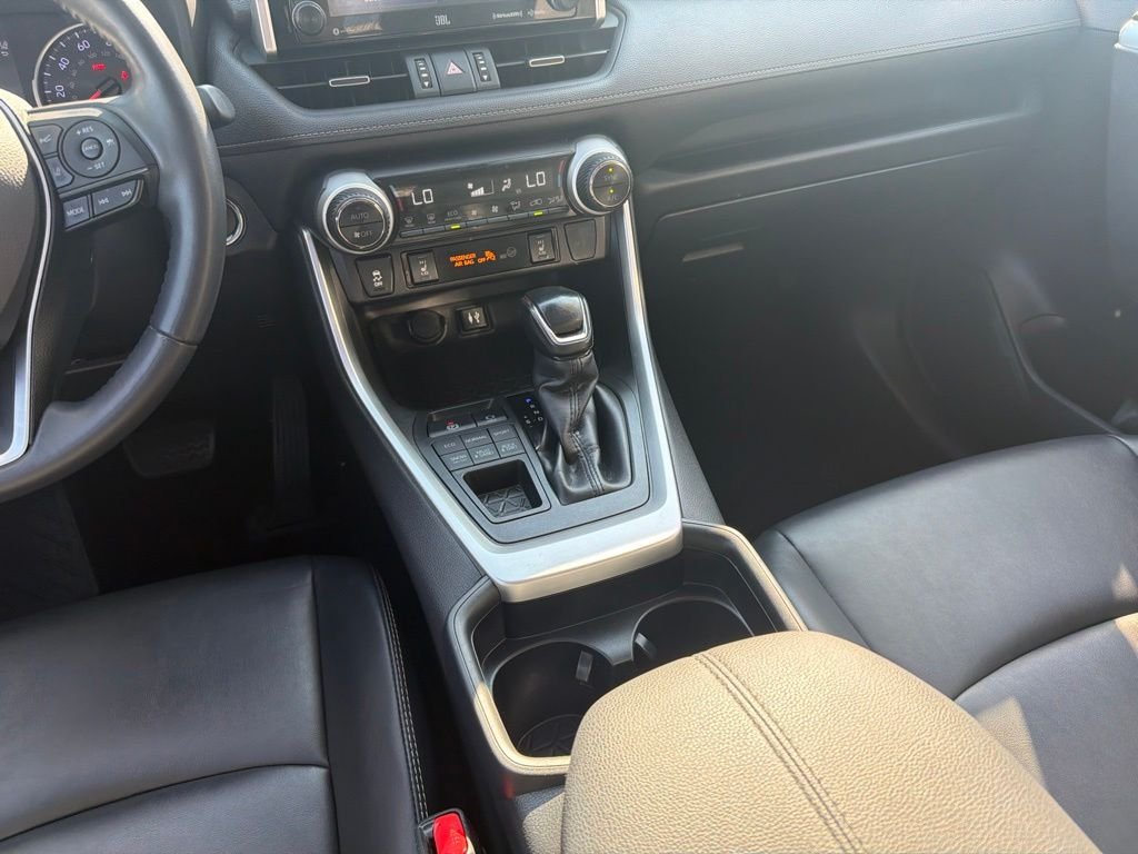 Used 2019 Silver Sky Metallic Toyota XLE Premium image 16
