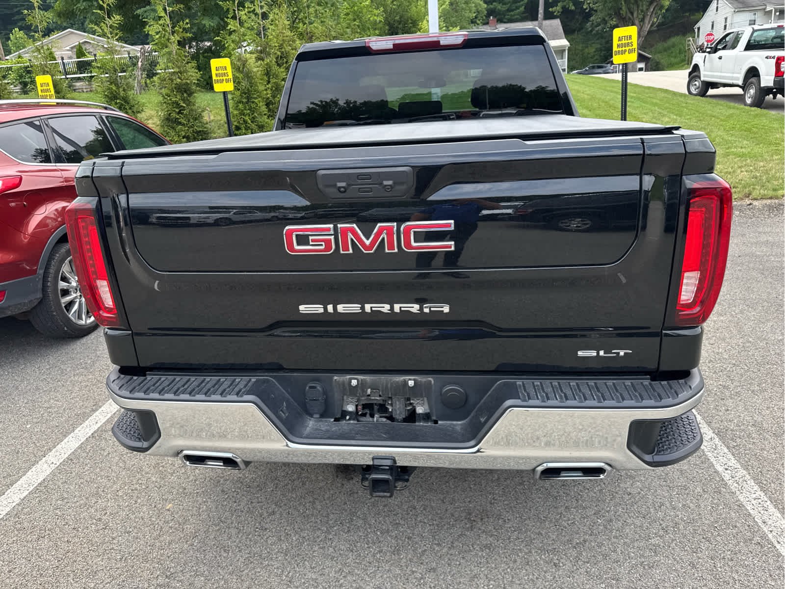 Used 2024 Onyx Black GMC SLT image 7
