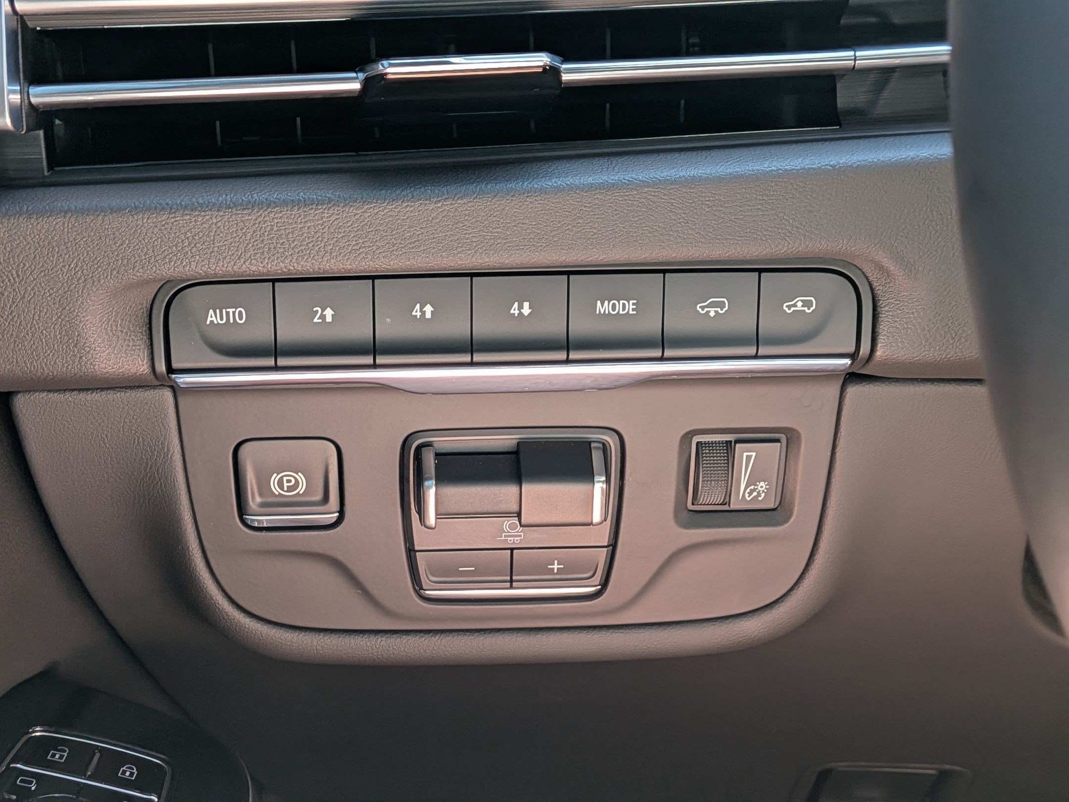 Used 2025 Aegean Stone Cadillac Sport image 17