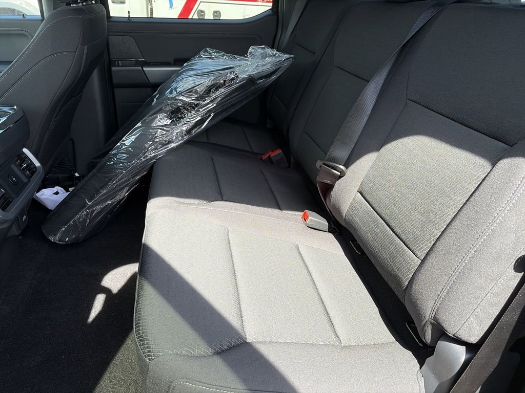 New 2026 Agate Black Metallic Ford XLT image 32