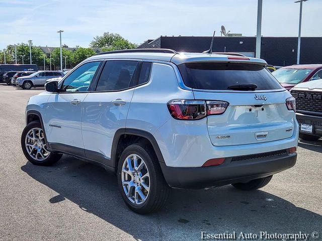 Used 2024 White Jeep Latitude Lux image 7