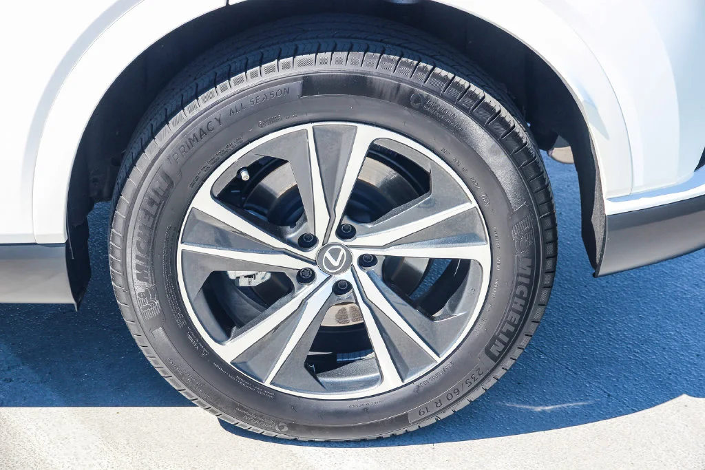 Certified Used 2024 White Lexus 350h Premium image 12