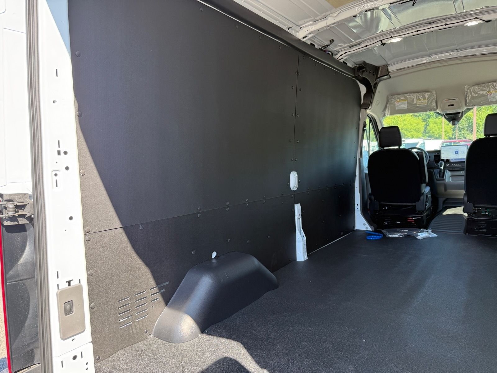 New 2026 Oxford White Ford Cargo Van image 31