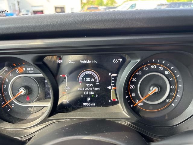 Used 2024 Bright White Clearcoat Jeep Sahara image 27