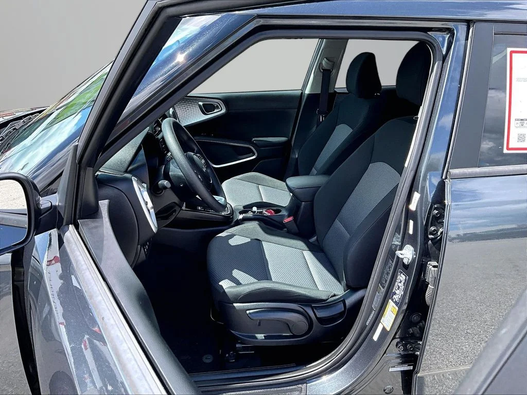 2025 Kia Soul LX - Photo 26