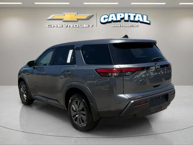 Used 2023 Gray Nissan S image 3