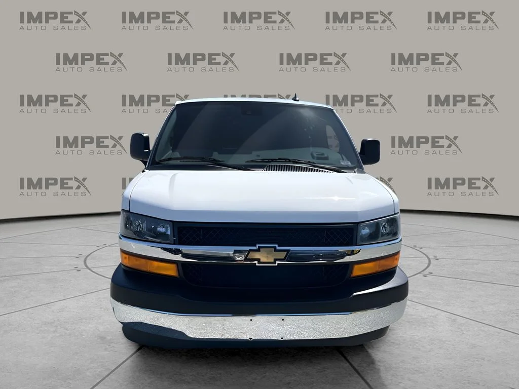 Used 2025 White Chevrolet LT image 8