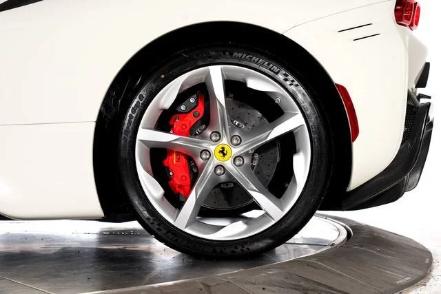 Used 2023 Bianco Avus Ferrari  image 20
