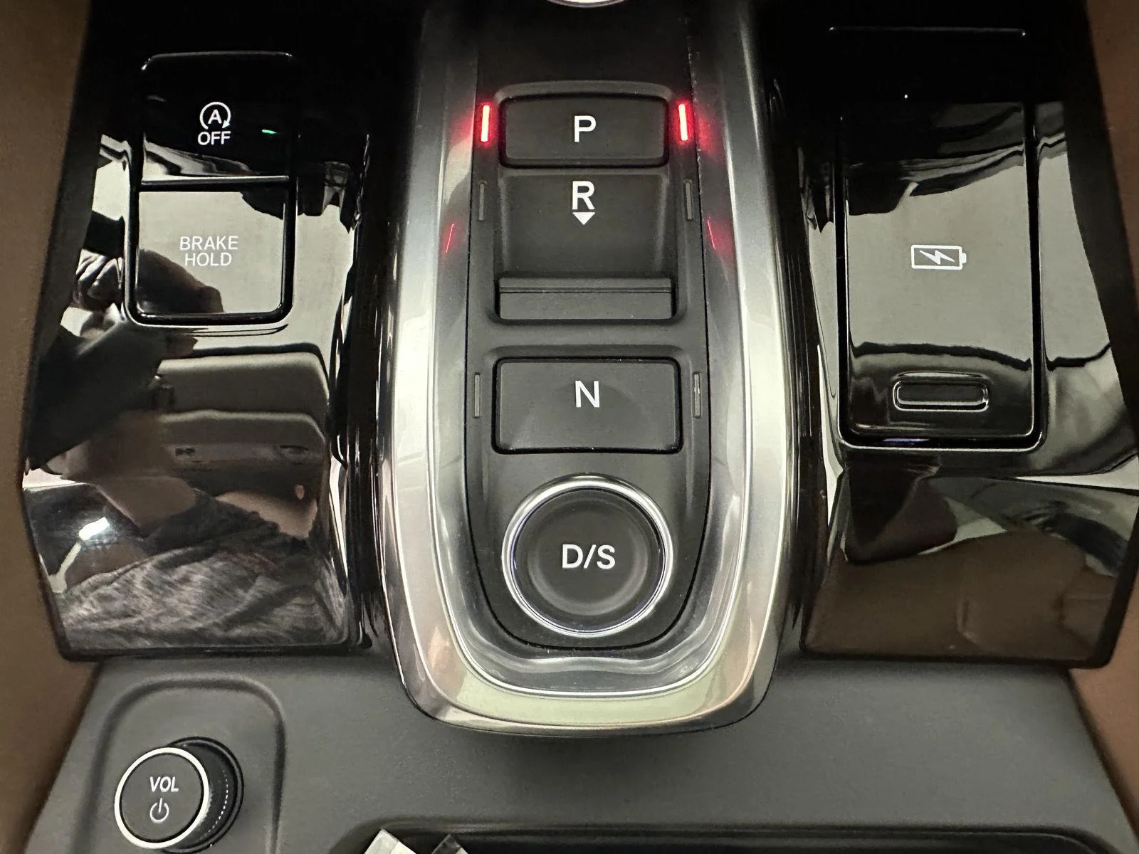 Used 2025 Platinum White Pearl Acura SH-AWD w/Tech image 4
