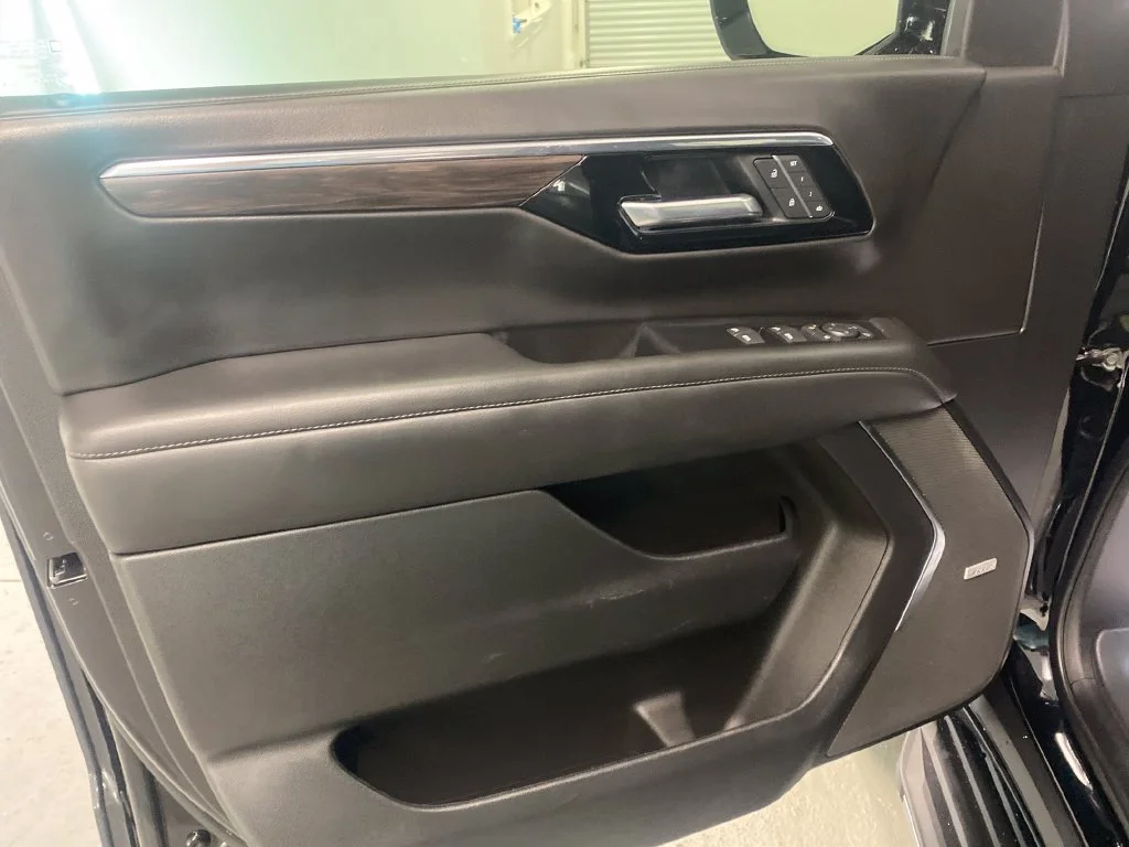 Used 2025 Black Chevrolet LT image 9