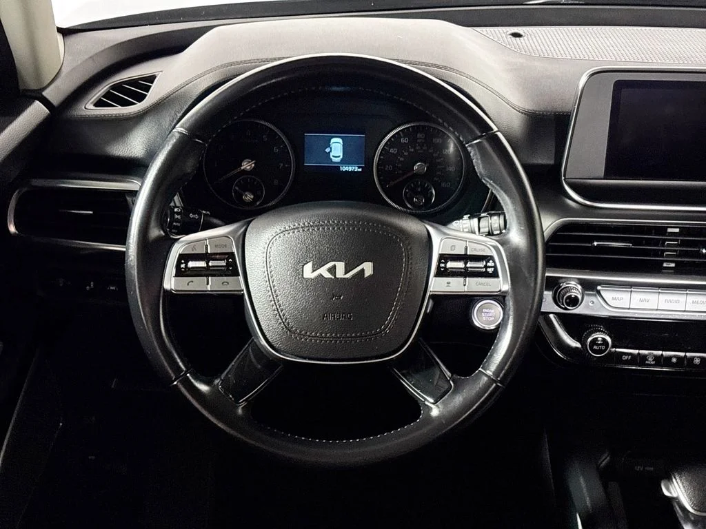 Used 2022 Black Kia LX image 13
