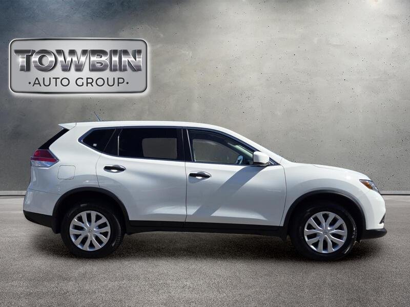 Used 2016 White Nissan S image 3