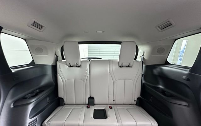 Certified Used 2026 White INFINITI LUXE image 22