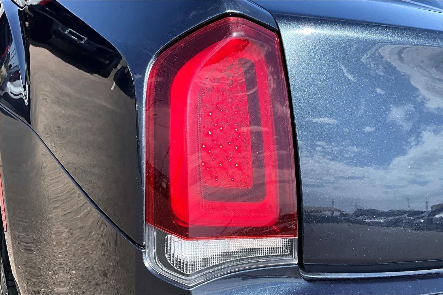 Used 2018 Maximum Steel Metallic Clearcoat Chrysler Touring L image 29
