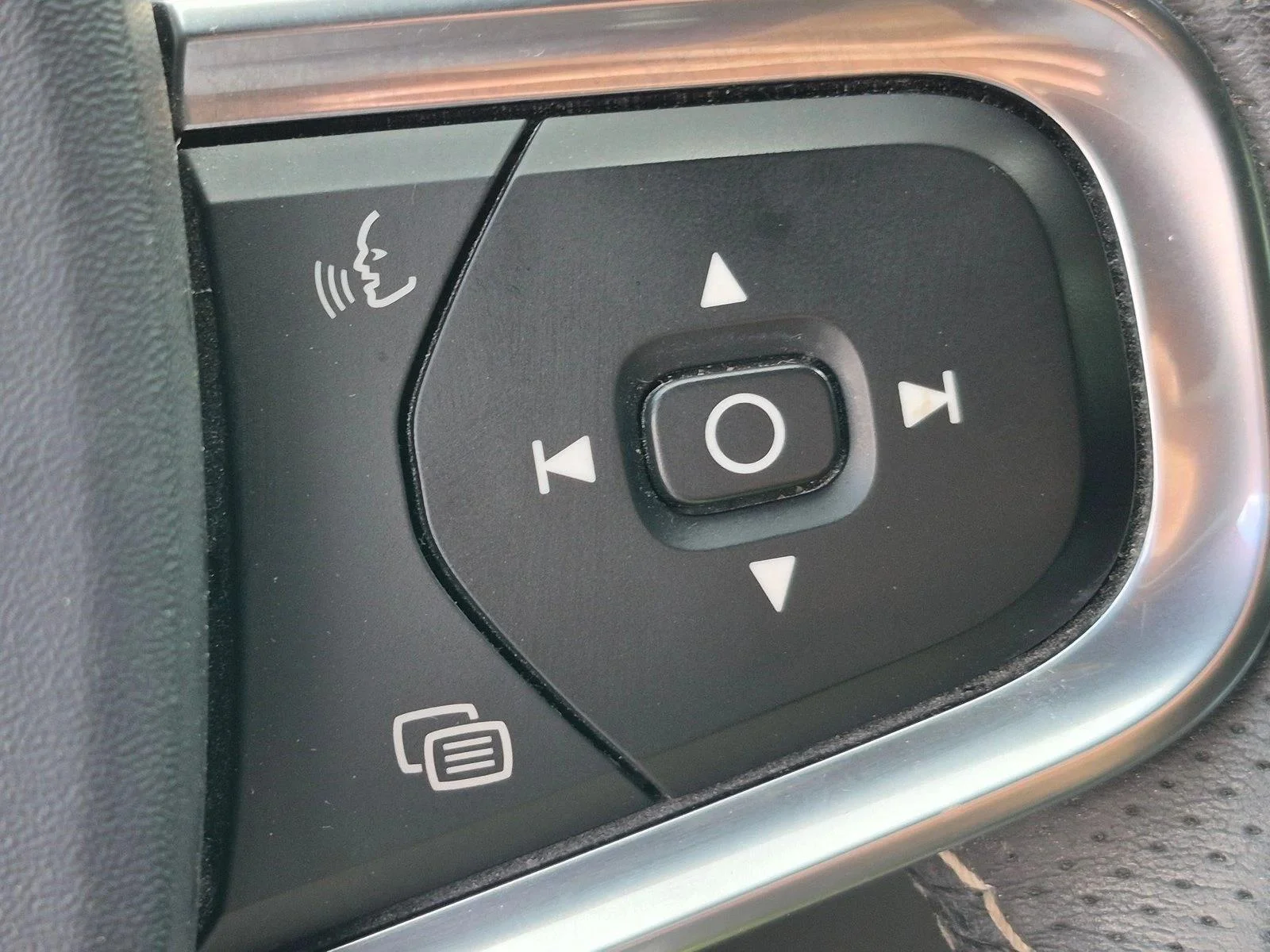 Used 2020 Gray Volvo R-Design image 15