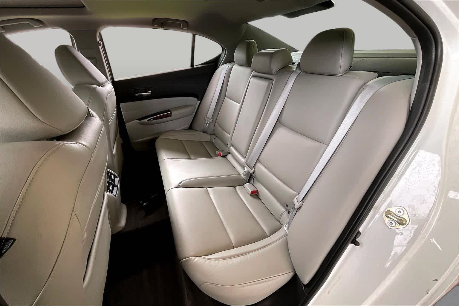 Used 2015 Bellanova White Pearl Acura  image 18