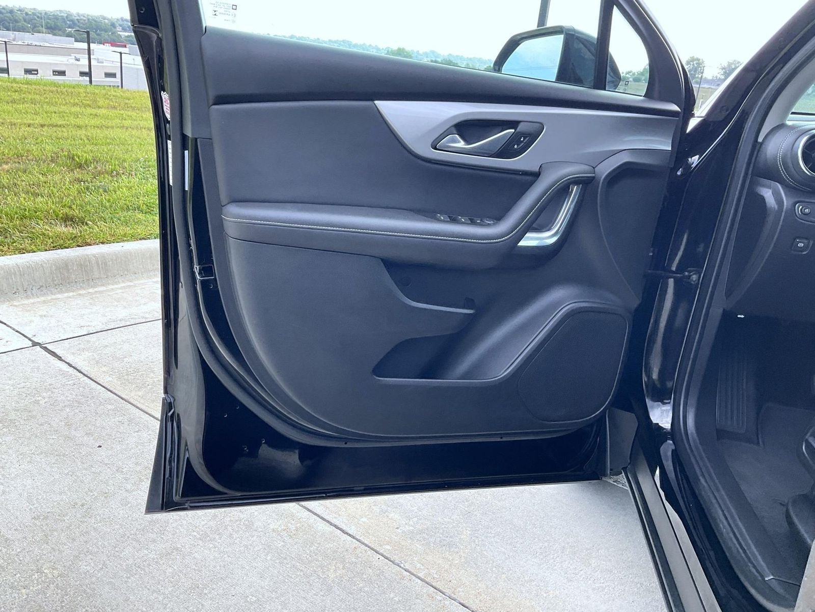 Used 2025 Black Chevrolet LT image 10