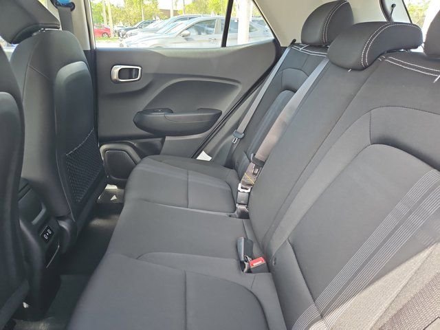 2025 Hyundai Venue SEL - Photo 11