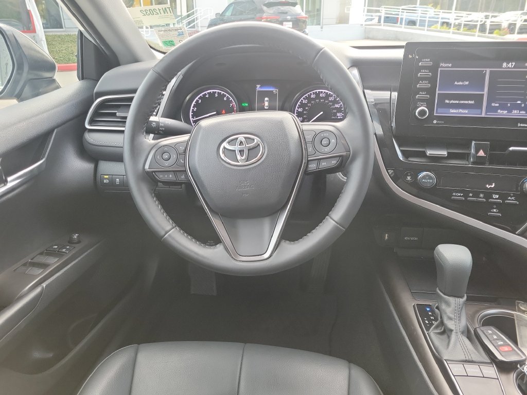 Used 2022 White Toyota SE image 16